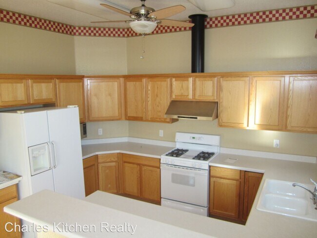 Building Photo - 3 br, 2 bath House - 2825 Ridgecrest Drive