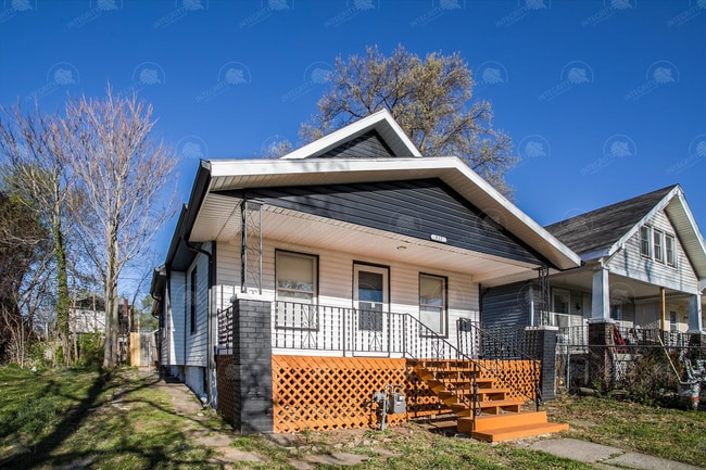 Building Photo - Come and see this GORGEOUS home!