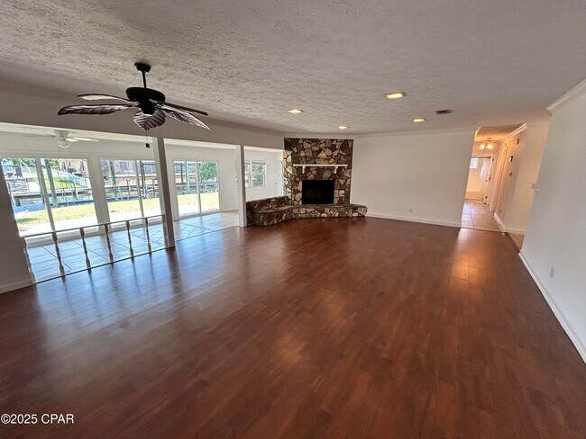 Foto del edificio - 205 Sunset Ln