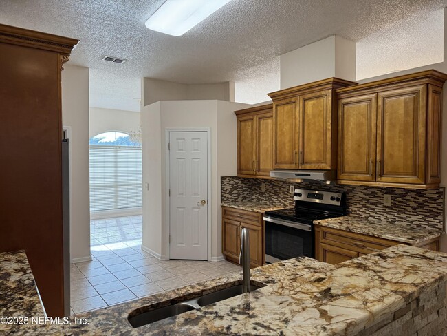 Foto del edificio - 12221 Ridge Forest Ln