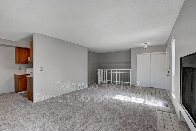 Building Photo - 1110 S Monaco St Pkwy