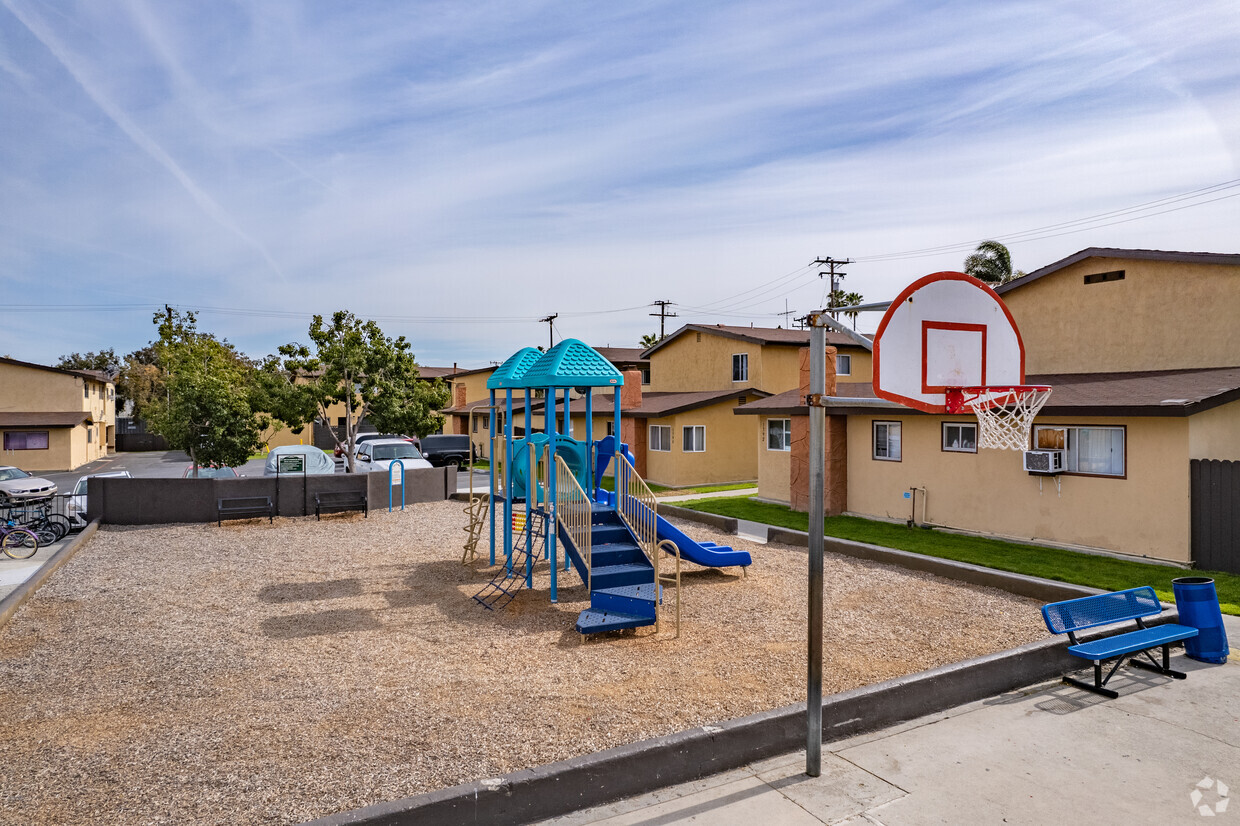 Foto principal - Del Amo Village