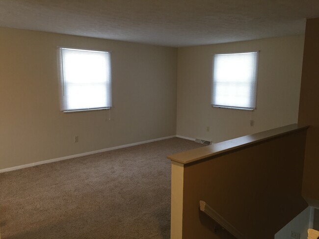 Building Photo - 2452 Montclair Ave