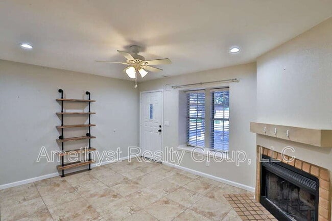 Building Photo - 8111 W Wacker Rd