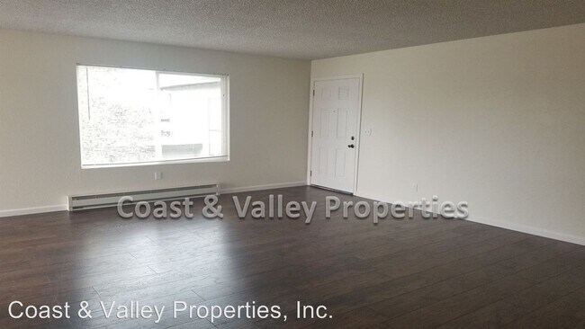 Building Photo - 3129 Bayer St