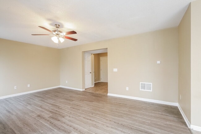 Building Photo - 468 Brookstone Dr