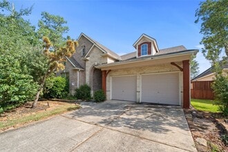 Building Photo - 18 Jester Oaks Pl