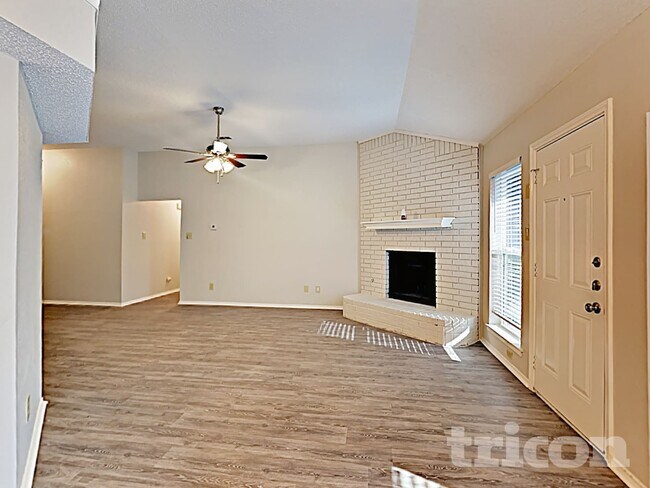 Foto del edificio - 2851 Linden Ln