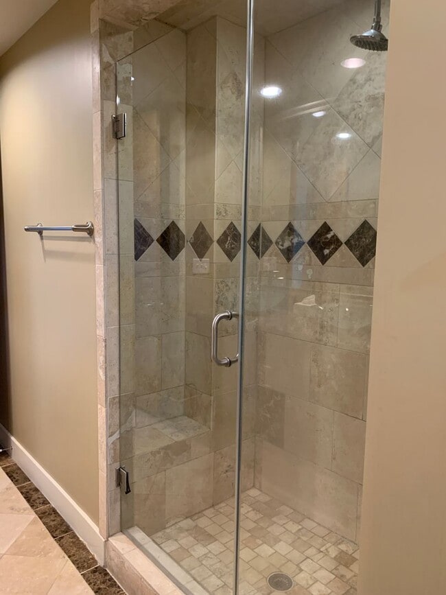 Foto del edificio - Fabulous 2 Bedroom/2 1/2 Bath Condo in Excellent Location