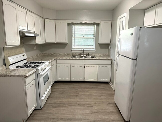 Building Photo - 5629 St Charles Rd