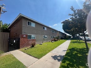 Building Photo - 1551 W Ball Rd