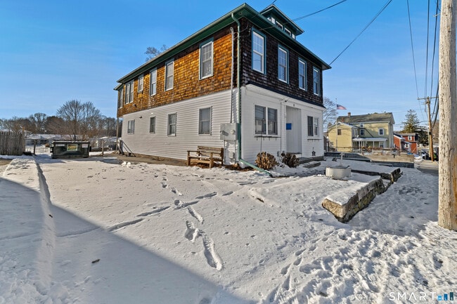 Building Photo - 95 Ashland St