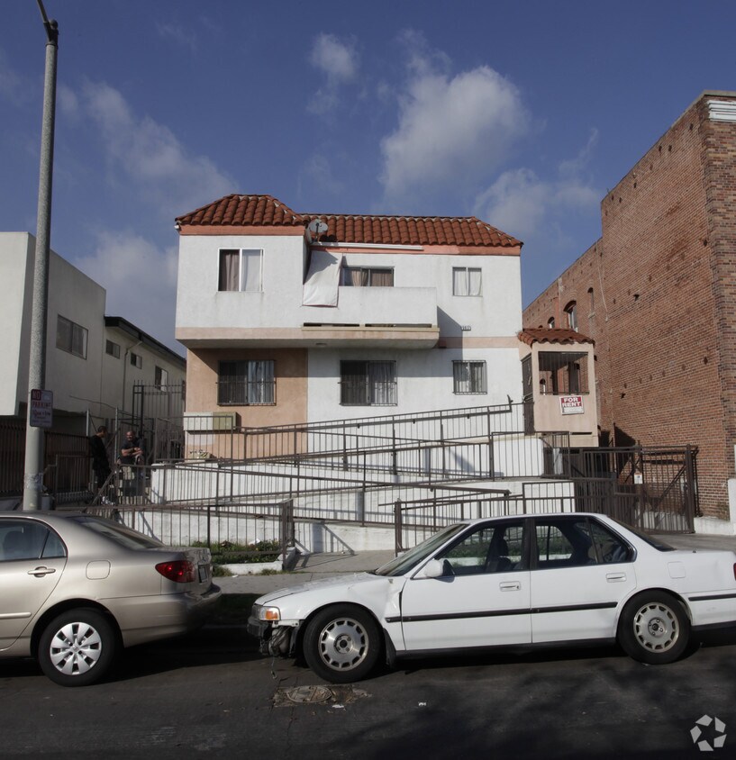 Foto del edificio - 5617 Lexington Ave