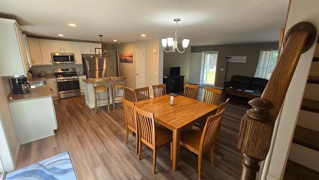 Spacious kitchen with seating at island and a table for 8 - 17 Ryswick St