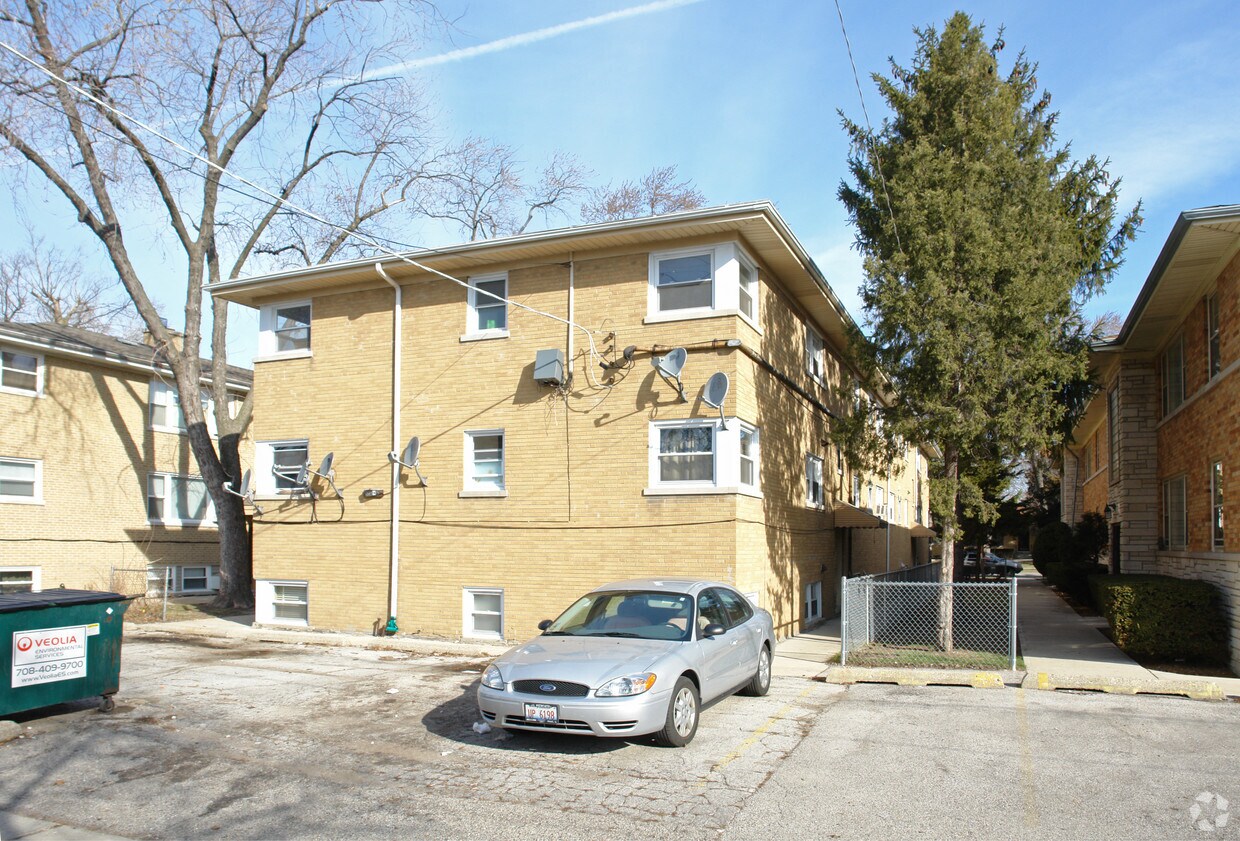 Building Photo - 9813-9815 Schiller Blvd