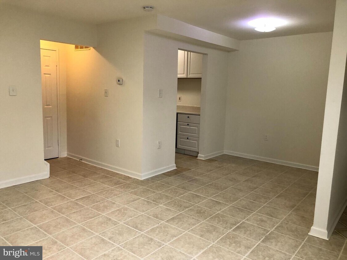 8612 Village Way, Alexandria, VA 22309 Townhome Rentals in Alexandria