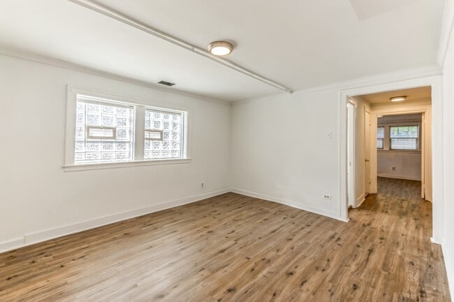 Building Photo - 3501 N Albany Ave