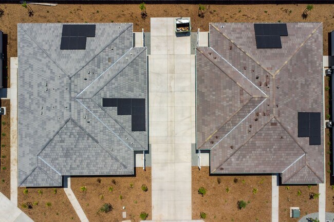 Foto del edificio - 2449 OAKMONT CIRCLE - 3 BEDROOM 2 BATH CON...