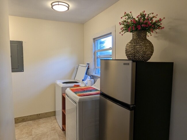 Building Photo - 19105 NE 112th Ave