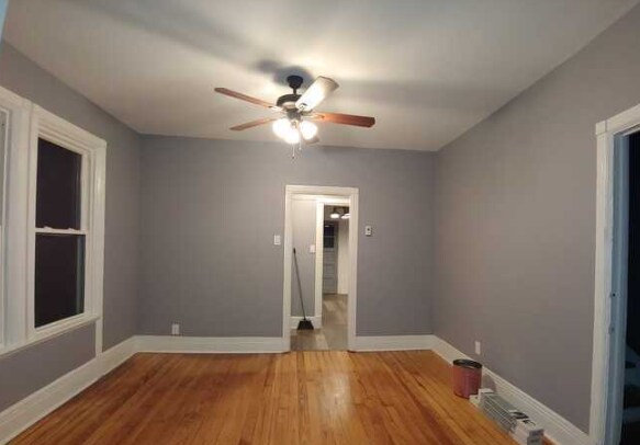 Foto del edificio - Spacious 4-Bedroom Home with Basement & Pa...