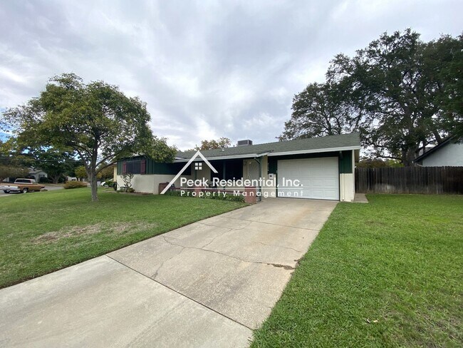 Foto del edificio - Charming Citrus Heights 3bd Home with Garage & Large Backyard