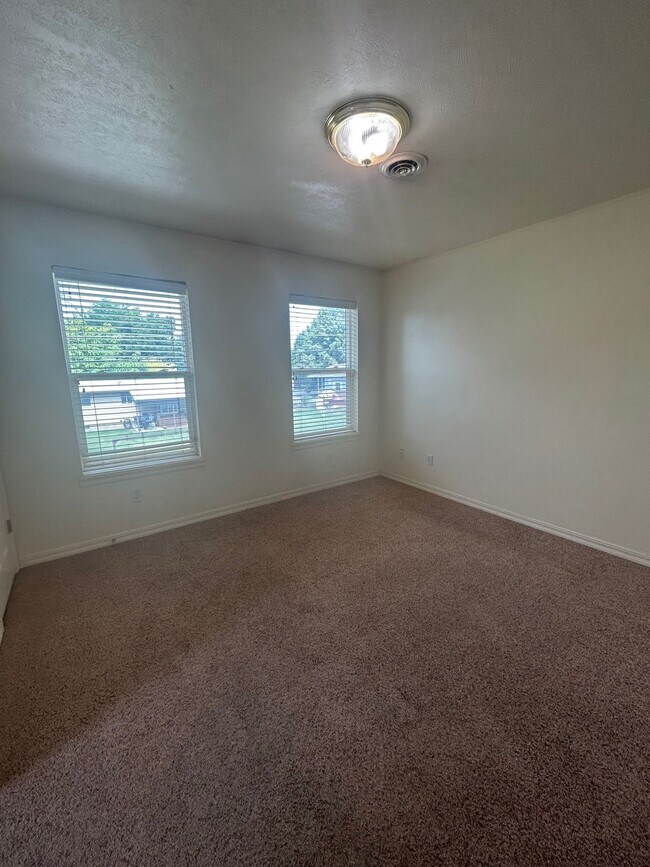 Foto del edificio - 465 Taft Ave