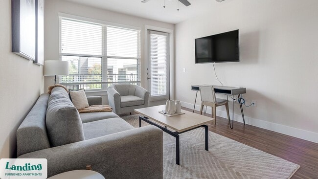 Building Photo - 15950 Chase Hill Blvd