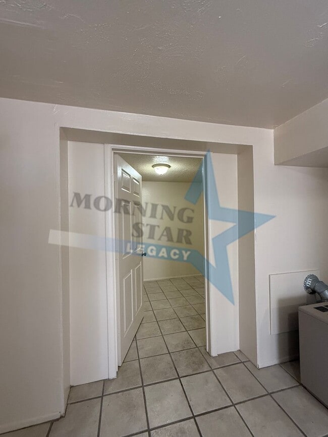 Building Photo - 316 Augustine Ave