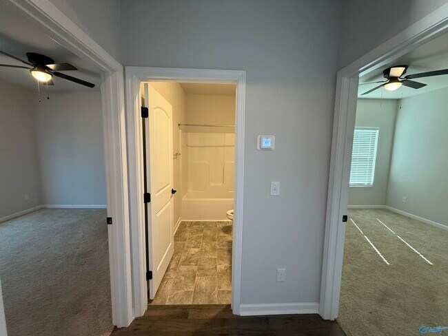 Foto del edificio - 16205 Glenncrest Ln