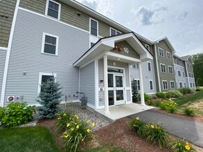 Building Photo - 10 E Ridge Dr