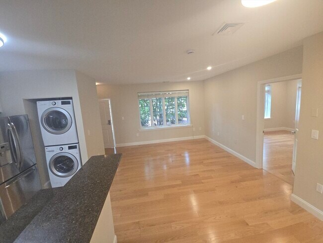 Foto del edificio - 312 Rindge Ave