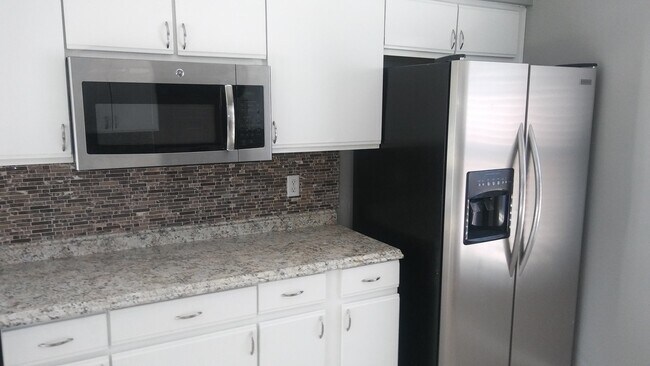 Foto del edificio - Single Family 3 bedroom, 2 bathroom home i...
