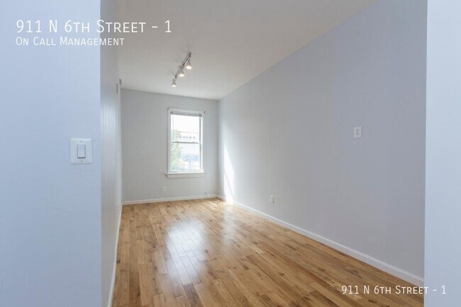 Building Photo - 911 N 6th St