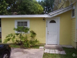 Building Photo - 319 E Pierce Ave