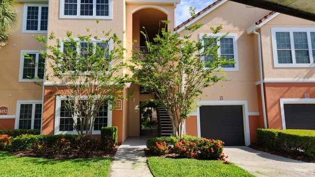 Building Photo - 4152 Central Sarasota Pkwy