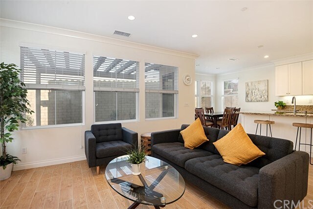 Foto del edificio - 83 Wildvine