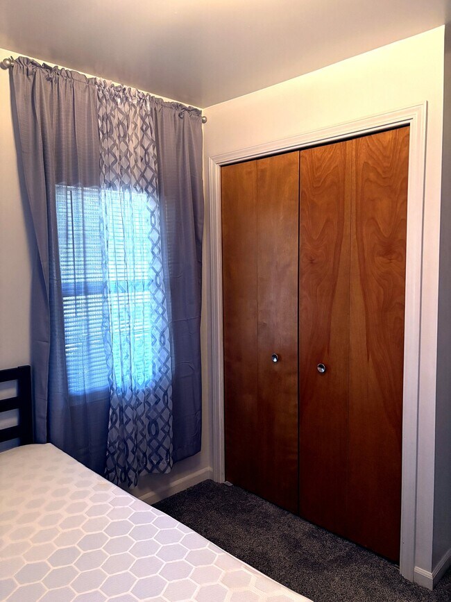 Building Photo - 3705 Burchfield Dr