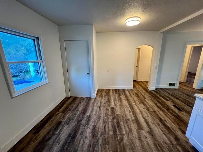Building Photo - 144 S 100 W