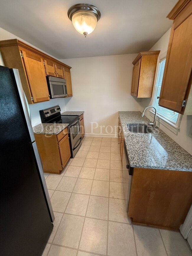 Foto del edificio - 144 Lawndale Dr