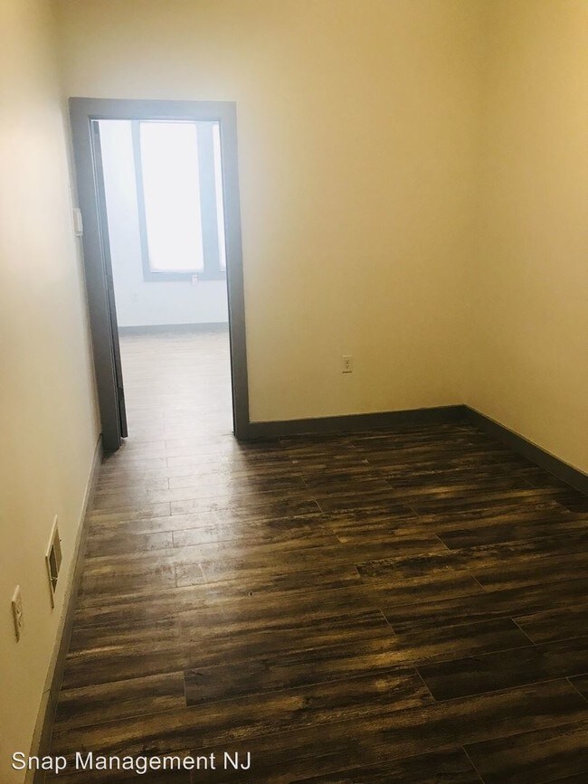 Foto del edificio - 141 Wilson Ave