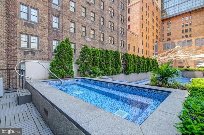 Foto del edificio - 219 S 18th St