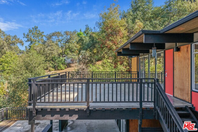 Foto del edificio - 1404 Oak Grove Dr