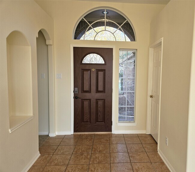 Foto del edificio - 2121 Crimson Lake Ln