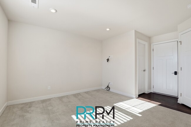 Foto del edificio - 49 Itasca Dr