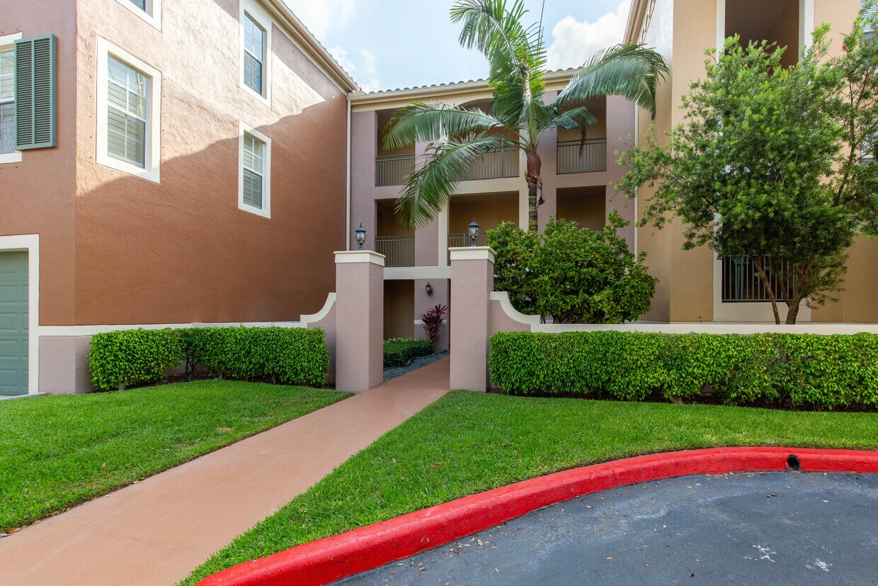 11750 St Andrews Place Unit 307, Wellington, FL 33414 Condo for Rent