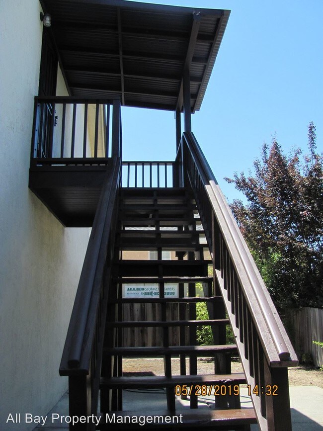 Building Photo - 1530 D St