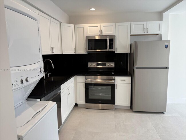 Building Photo - 1256 NE 110th Terrace