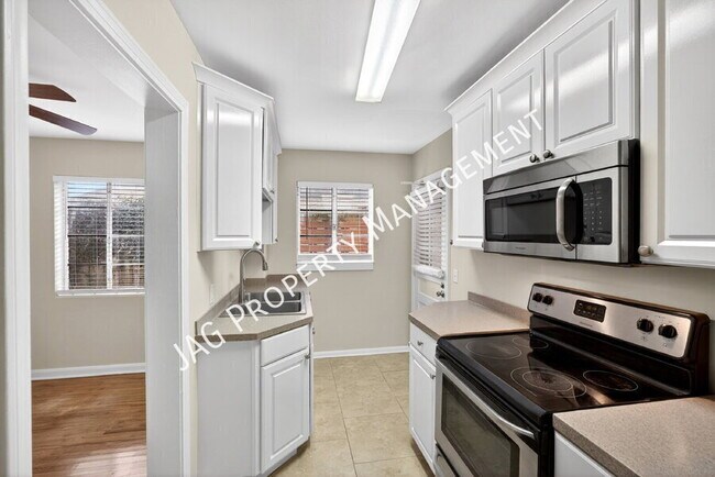 Foto del edificio - 2761 St Johns Ave