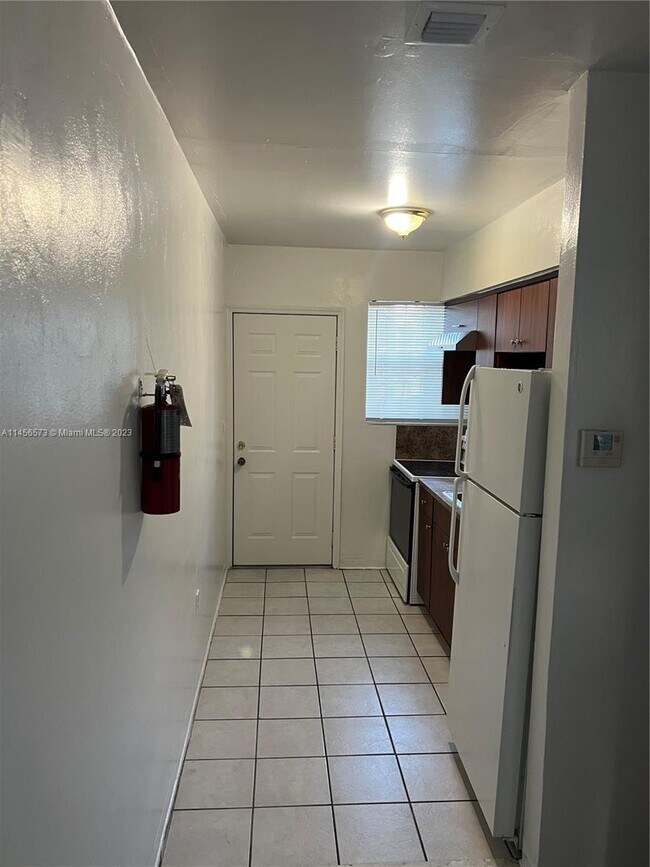 Foto del edificio - 3190 NW 135th St