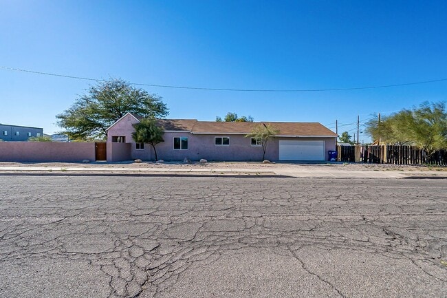 Building Photo - 49 E Adams St